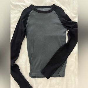 Brandy Melville long sleeve top